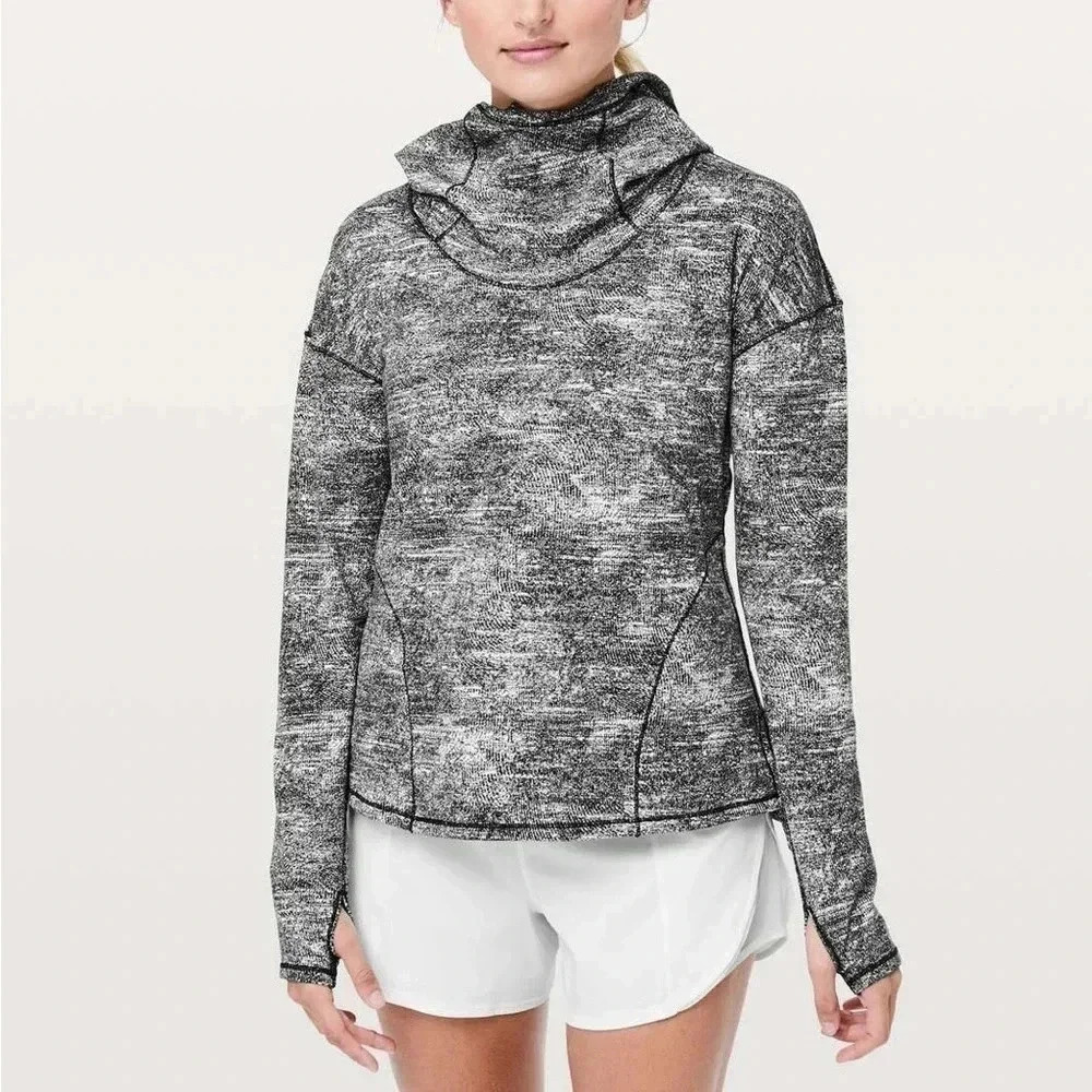 Lululemon Pullover Forever Endeavour Long Sleeve in Jacquard White Black size 8